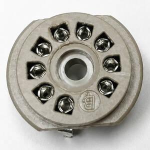 Belton B9A valve socket